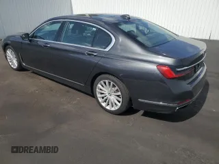 2022 BMW 7 Series 740i with VIN WBA7T2C08NCH20648, listed as a Copart auction lot 63519843 with 44,758 mi miles. Bid and sale history available at carsss.com. Image 2.