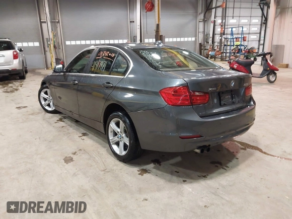 2015 BMW 3 Series 328i xDrive с VIN WBA3B5C57FP652994, выставлен на аукционе IAAI как лот 41917971 с пробегом 171 342 миль миль и . История ставок и продаж доступна на DreamBid. Изображение 3.