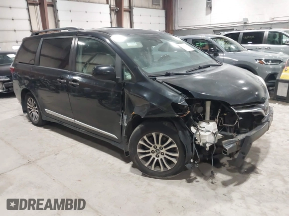 2018 Toyota Sienna XLE Auto Access Seat with VIN 5TDYZ3DC1JS960019, listed as a IAAI auction lot 41491992 with 128,021 mi miles. Bid and sale history available at carsss.com. Image 1.