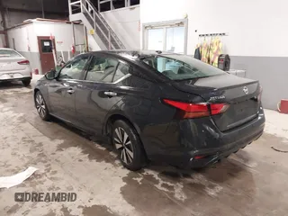 2020 Nissan Altima 2.5 SL with VIN 1N4BL4EV5LC136015, listed as a IAAI auction lot 41574543 with 109,681 mi miles. Bid and sale history available at carsss.com. Image 3.