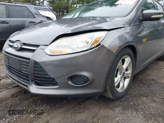 2014 Ford Focus SE with VIN 1FADP3K28EL313161, listed as a IAAI auction lot 42017640 with 111,962 mi miles. Bid and sale history available at carsss.com. Image 6.