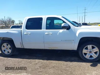 2008 Chevrolet Silverado 1500 1LT with VIN 3GCEC13058G305273, listed as a IAAI auction lot 41630003 with 301,420 mi miles and . Bid and sale history available at DreamBid. Image 12.
