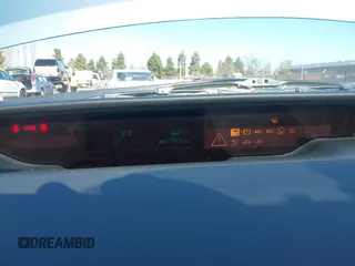 2008 Toyota Prius z VIN JTDKB20U687712324, wystawiony jako IAAI lot #41879892 z przebiegiem 270 900 mil mil oraz . Historia ofert i sprzedaży dostępna na DreamBid. Obrazek 7.