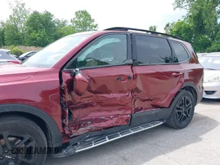 2024 Kia Telluride EX X-Line z VIN 5XYP3DGC6RG435643, wystawiony jako IAAI lot #42279212 z przebiegiem 10 069 mil mil oraz . Historia ofert i sprzedaży dostępna na DreamBid. Obrazek 6.