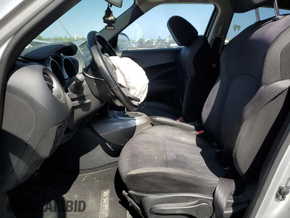 2013 Nissan Juke SV z VIN JN8AF5MR8DT212176, wystawiony jako Copart lot #53078745 z przebiegiem 72 799 mil mil oraz Szkoda całkowita • Salvage title. Historia ofert i sprzedaży dostępna na DreamBid. Obrazek 7.