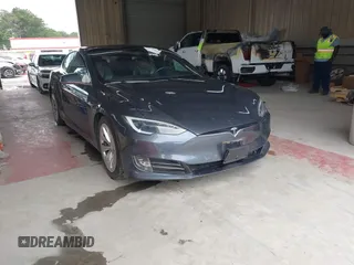 2018 Tesla Model S 75D z VIN 5YJSA1E28JF298208, wystawiony jako IAAI lot #42438793 z przebiegiem Nie podano mil oraz . Historia ofert i sprzedaży dostępna na DreamBid. Obrazek 1.
