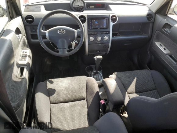 2005 Scion xB z VIN JTLKT324450196022, wystawiony jako Copart lot #52067615 z przebiegiem 150 840 mil mil oraz Szkody całkowita. Historia ofert i sprzedaży dostępna na DreamBid. Obrazek 8.