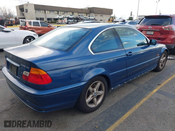 2001 BMW 3 Series 325Ci with VIN WBABN33401JW55892, listed as a IAAI auction lot 41751934 with 1 mi miles. Bid and sale history available at carsss.com. Image 4.