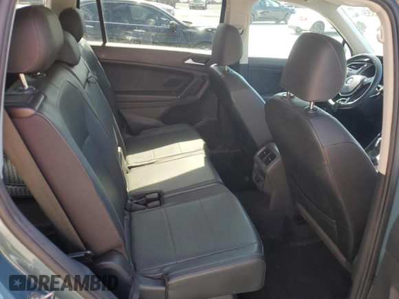 2020 Volkswagen Tiguan SE z VIN 3VV3B7AX7LM063594, wystawiony jako Copart lot #50394555 z przebiegiem 76 158 mil mil oraz Nie do naprawy • Non repairable. Historia ofert i sprzedaży dostępna na DreamBid. Obrazek 11.