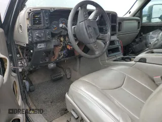 2004 Chevrolet Silverado 3500 SRW with VIN 1GCHK33254F235928, listed as a Copart auction lot 82113074 with 0 mi miles and Salvage Title. Bid and sale history available at carsss.com. Image 8.