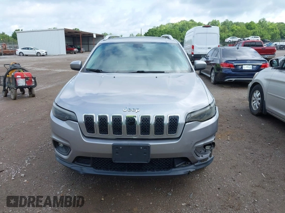 2019 Jeep Cherokee Altitude z VIN 1C4PJMLX0KD216311, wystawiony jako IAAI lot #42450513 z przebiegiem 135 020 mil mil oraz . Historia ofert i sprzedaży dostępna na DreamBid. Obrazek 6.