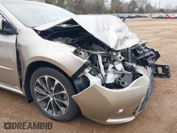 2018 Toyota Avalon XLE with VIN 4T1BK1EB5JU268101, listed as a IAAI auction lot 41470858 with 31,720 mi miles and . Bid and sale history available at DreamBid. Image 17.