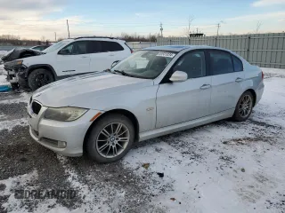 2009 BMW 3 Series 323i z VIN WBAPG73509A399233, wystawiony jako Copart lot #83581034 z przebiegiem 308 903 mil mil oraz Czysty tytuł • Clean title. Historia ofert i sprzedaży dostępna na DreamBid. Obrazek 1.