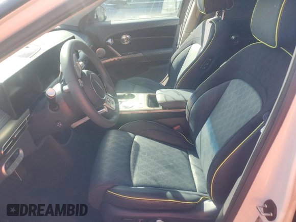 2023 Genesis GV60 Performance z VIN KMUKEDTB4PU017382, wystawiony jako Copart lot #77219784 z przebiegiem Nie podano mil oraz Nie do naprawy • Non repairable. Historia ofert i sprzedaży dostępna na DreamBid. Obrazek 7.