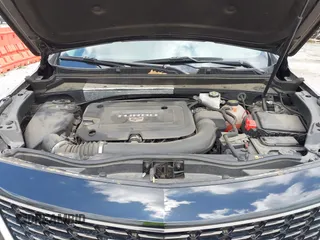 2020 Cadillac XT4 FWD Luxury z VIN 1GYAZAR4XLF146598, wystawiony jako IAAI lot #42211317 z przebiegiem 37 313 mil mil oraz . Historia ofert i sprzedaży dostępna na DreamBid. Obrazek 10.