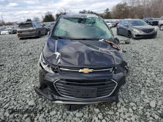 2022 Chevrolet Trax LT with VIN KL7CJPSM7NB560187, listed as a Copart auction lot 47693565 with 21,263 mi miles and Salvage title. Bid and sale history available at DreamBid. Image 5.