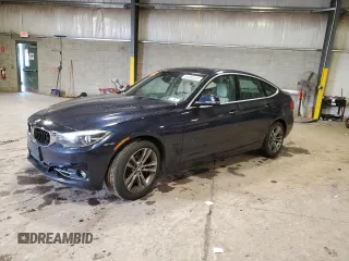 2018 BMW 3 Series 330i xDrive with VIN WBA8Z9C51JG828083, listed as a Copart auction lot 86483354 with 70,475 mi miles and Salvage Title. Bid and sale history available at carsss.com. Image 1.