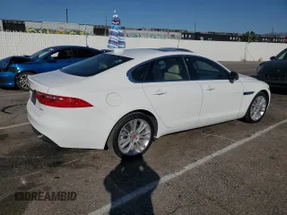 2018 Jaguar XF 25t Prestige with VIN SAJBE4FX7JCY56550, listed as a Copart auction lot 88754595 with 6,211 mi miles and Salvage Title. Bid and sale history available at carsss.com. Image 3.
