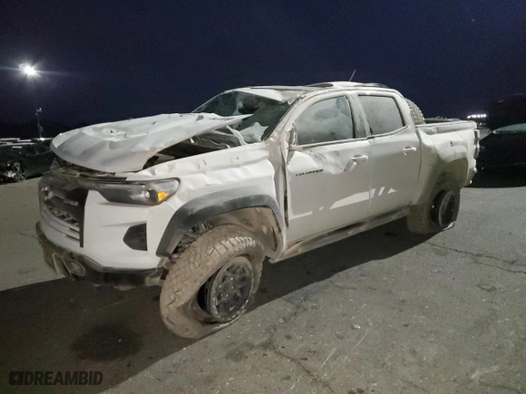2024 Chevrolet Colorado 4WD ZR2 with VIN 1GCPTFEK2R1271667, listed as a Copart auction lot 84631864 with 886 mi miles and Salvage Title. Bid and sale history available at carsss.com. Image 1.