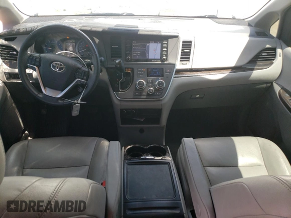2020 Toyota Sienna XLE z VIN 5TDDZ3DC6LS228289, wystawiony jako Copart lot #57181645 z przebiegiem 69 830 mil mil oraz Szkoda całkowita • Salvage title. Historia ofert i sprzedaży dostępna na DreamBid. Obrazek 8.
