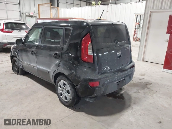 2013 Kia Soul with VIN KNDJT2A58D7773703, listed as a IAAI auction lot 41628420 with 100,301 mi miles. Bid and sale history available at carsss.com. Image 3.