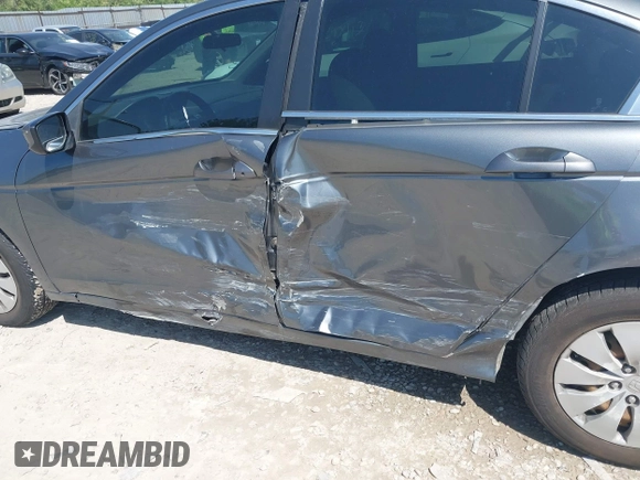 2008 Honda Accord LX z VIN 1HGCP26398A058704, wystawiony jako IAAI lot #42300960 z przebiegiem 206 121 mil mil oraz . Historia ofert i sprzedaży dostępna na DreamBid. Obrazek 12.