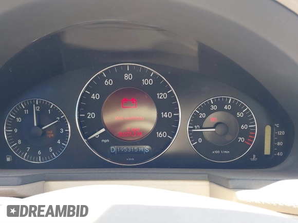 2006 Mercedes-Benz E-Class 3.5L with VIN WDBUF87JX6X181863, listed as a IAAI auction lot 41884272 with 195,315 mi miles. Bid and sale history available at carsss.com. Image 7.