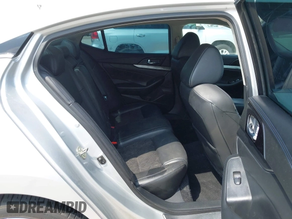 2017 Nissan Maxima SR z VIN 1N4AA6AP9HC397126, wystawiony jako IAAI lot #42291477 z przebiegiem 115 201 mil mil oraz . Historia ofert i sprzedaży dostępna na DreamBid. Obrazek 8.