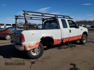 1999 Ford F-250 XL with VIN 1FTNX21L0XEB46210, listed as a Copart auction lot 45749725 with 221,529 mi miles and Salvage title. Bid and sale history available at DreamBid. Image 3.