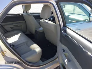 2006 Chrysler 300 Touring with VIN 2C3KA53G86H111027, listed as a IAAI auction lot 41870312 with 59,870 mi miles. Bid and sale history available at carsss.com. Image 8.