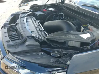 2022 Chevrolet Suburban RST с VIN 1GNSKEKD0NR343143, выставлен на аукционе IAAI как лот 42765501 с пробегом 55 236 миль миль и . История ставок и продаж доступна на DreamBid. Изображение 19.