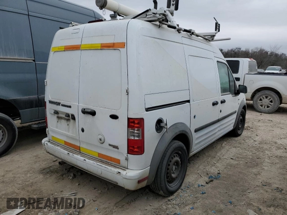 2013 Ford Transit Connect XLT z VIN NM0LS7BN9DT135388, wystawiony jako Copart lot #88339375 z przebiegiem Nie podano mil oraz Czysty tytuł • Clean title. Historia ofert i sprzedaży dostępna na DreamBid. Obrazek 3.