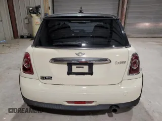 2011 MINI Hardtop with VIN WMWSU3C50BT091890, listed as a Copart auction lot 42258465 with 158,903 mi miles and Salvage Title. Bid and sale history available at DreamBid. Image 6.