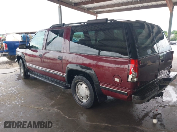 1999 Chevrolet Suburban z VIN 3GNFK16R8XG144067, wystawiony jako IAAI lot #42433835 z przebiegiem 362 941 mil mil oraz . Historia ofert i sprzedaży dostępna na DreamBid. Obrazek 3.