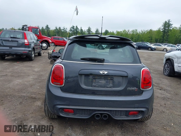 2015 MINI Hardtop S z VIN WMWXP7C54F2A37446, wystawiony jako IAAI lot #42256488 z przebiegiem 148 425 mil mil oraz . Historia ofert i sprzedaży dostępna na DreamBid. Obrazek 17.