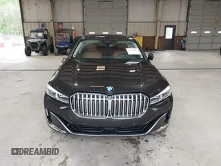 2022 BMW 7 Series 740i with VIN WBA7T2C07NCH14971, listed as a IAAI auction lot 41772487 with 28,382 mi miles. Bid and sale history available at carsss.com. Image 13.