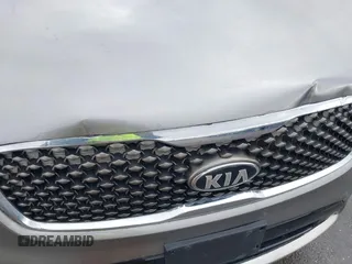 2017 Kia Sorento SXL z VIN 5XYPK4A50HG314022, wystawiony jako IAAI lot #41340327 z przebiegiem 97 130 mil mil oraz . Historia ofert i sprzedaży dostępna na DreamBid. Obrazek 17.