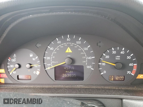 2002 Mercedes-Benz E-Class with VIN WDBJF82J42X068060, listed as a Copart auction lot 48422005 with 263,835 mi miles and Non Repairable. Bid and sale history available at carsss.com. Image 9.