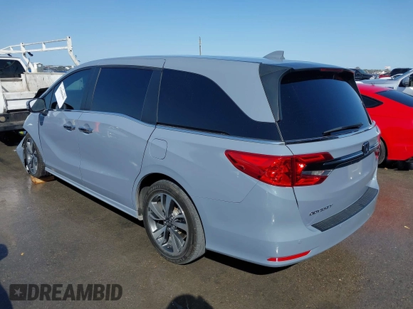 2024 Honda Odyssey Touring with VIN 5FNRL6H82RB027601, listed as a IAAI auction lot 41808680 with 25,911 mi miles and . Bid and sale history available at DreamBid. Image 3.