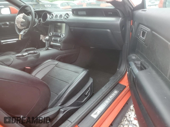 2015 Ford Mustang EcoBoost z VIN 1FA6P8TH2F5368462, wystawiony jako Copart lot #55426645 z przebiegiem 102 757 mil mil oraz Szkoda całkowita • Salvage title. Historia ofert i sprzedaży dostępna na DreamBid. Obrazek 8.