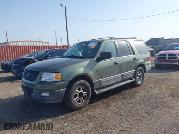 2004 Ford Expedition Special Service with VIN 1FMPU15L94LB62978, listed as a IAAI auction lot 41839156 with 147,700 mi miles. Bid and sale history available at carsss.com. Image 2.