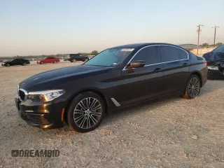 2019 BMW 5 Series 530i z VIN WBAJA5C54KG900736, wystawiony jako Copart lot #52232275 z przebiegiem 112 560 mil mil oraz Czysty tytuł • Clean title. Historia ofert i sprzedaży dostępna na DreamBid. Obrazek 1.