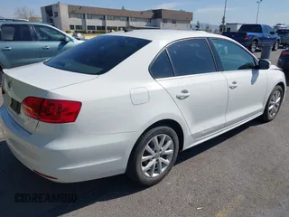 2013 Volkswagen Jetta SE with VIN 3VWDP7AJ9DM253878, listed as a IAAI auction lot 41974451 with 149,720 mi miles and . Bid and sale history available at DreamBid. Image 4.