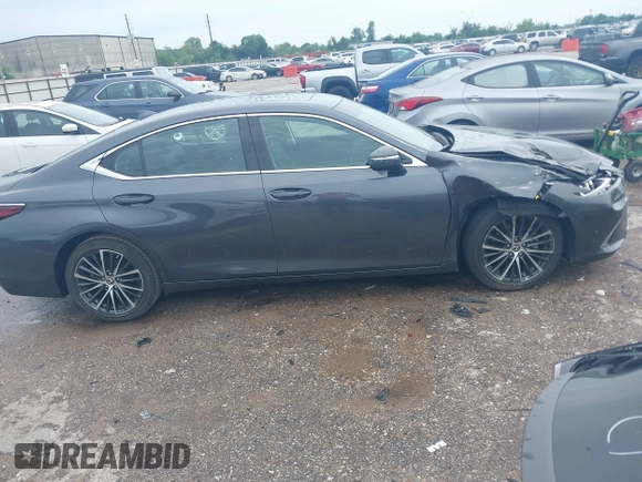 2022 Lexus ES 350 with VIN 58ADZ1B16NU125009, listed as a IAAI auction lot 42483683 with 14,082 mi miles and . Bid and sale history available at DreamBid. Image 13.