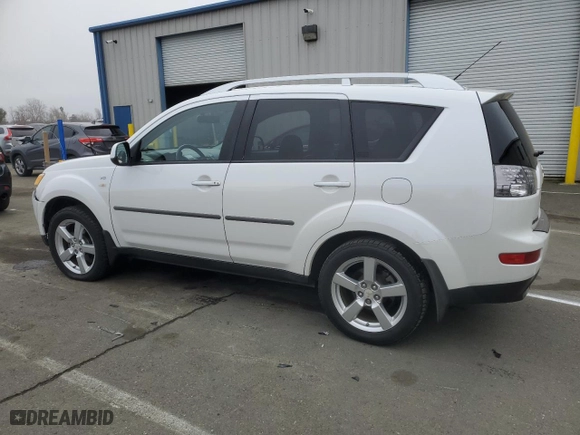2008 Mitsubishi Outlander XLS with VIN JA4MS41X48Z009364, listed as a Copart auction lot 86018664 with 170,060 mi miles and Salvage Title. Bid and sale history available at carsss.com. Image 2.