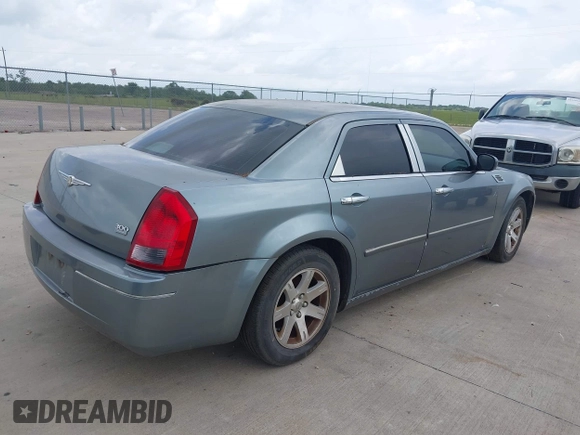 2006 Chrysler 300 Touring z VIN 2C3KA53G26H258427, wystawiony jako IAAI lot #42449071 z przebiegiem 152 223 mil mil oraz . Historia ofert i sprzedaży dostępna na DreamBid. Obrazek 4.