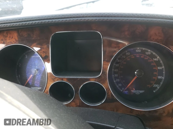 2004 Bentley Continental GT GT z VIN SCBCR63W74C022266, wystawiony jako Copart lot #45293244 z przebiegiem Nie podano mil oraz . Historia ofert i sprzedaży dostępna na DreamBid. Obrazek 9.
