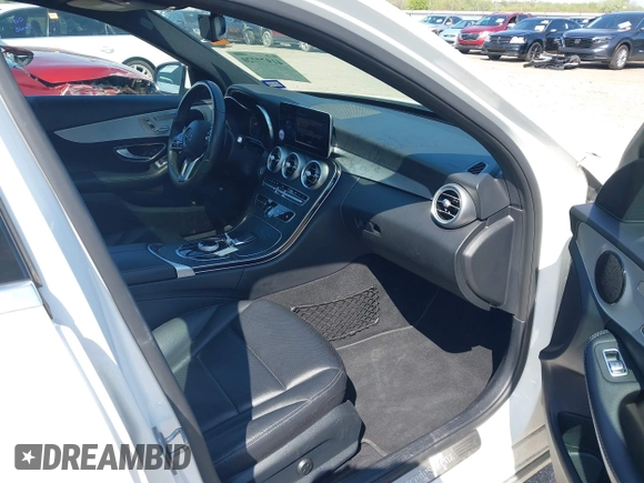 2019 Mercedes-Benz C 300 z VIN 55SWF8DB4KU285419, wystawiony jako IAAI lot #41977720 z przebiegiem 75 156 mil mil oraz . Historia ofert i sprzedaży dostępna na DreamBid. Obrazek 5.