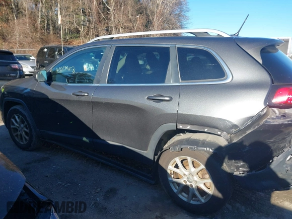 2016 Jeep Cherokee Latitude with VIN 1C4PJMCB1GW368212, listed as a IAAI auction lot 41017403 with 83,572 mi miles and . Bid and sale history available at carsss.com. Image 14.