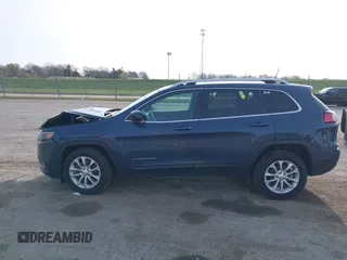 2019 Jeep Cherokee Latitude with VIN 1C4PJLCB2KD403788, listed as a IAAI auction lot 41934713 with 95,455 mi miles and . Bid and sale history available at DreamBid. Image 14.